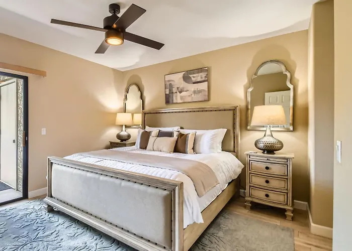 Thompson Peak Apartment