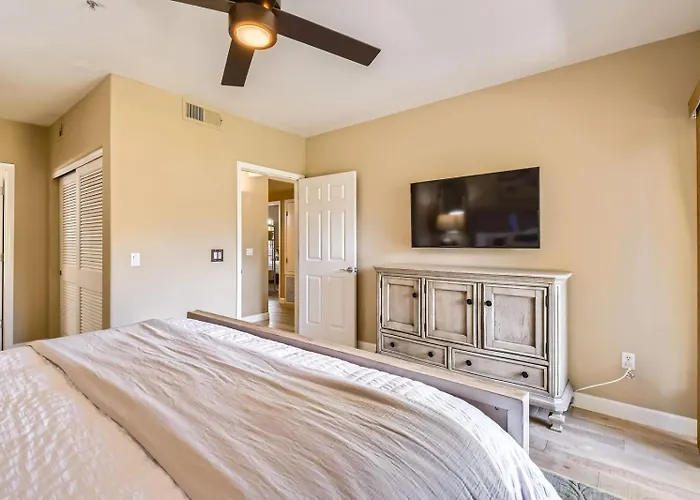 Thompson Peak Apartment