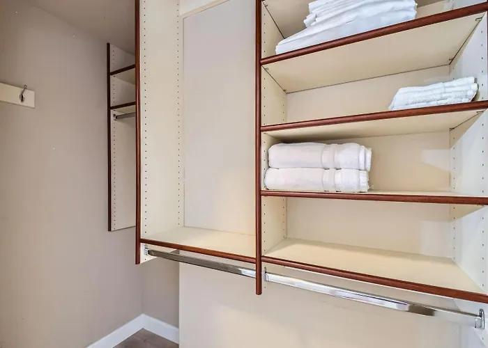 Thompson Peak Apartment