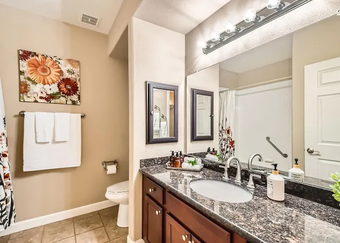 Thompson Peak Apartment